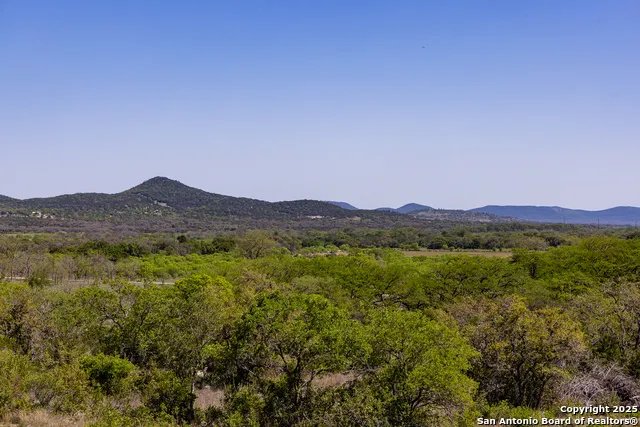 816 Cornelius Road Utopia, TX 78884