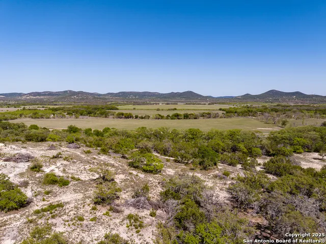 816 Cornelius Road Utopia, TX 78884