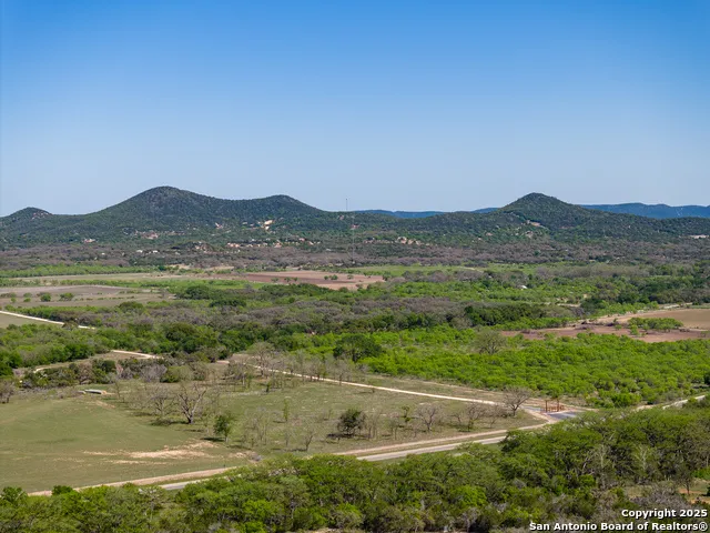 816 Cornelius Road Utopia, TX 78884