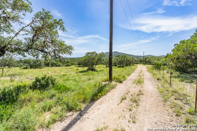 816 Cornelius Road Utopia, TX 78884