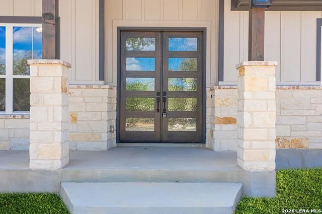 163 Pradera Ridge Drive Floresville, TX 78114