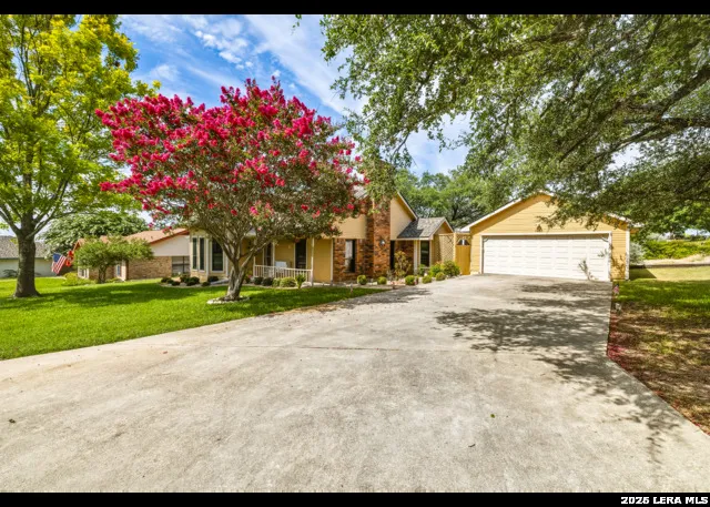 1445 Gloucester Point Kerrville, TX 78028