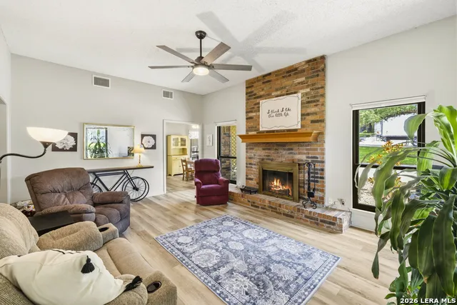 1445 Gloucester Point Kerrville, TX 78028