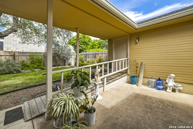 1445 Gloucester Point Kerrville, TX 78028