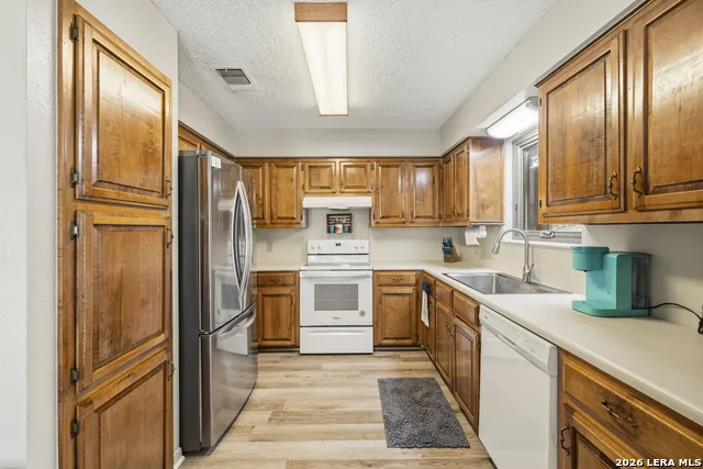 1445 Gloucester Point Kerrville, TX 78028
