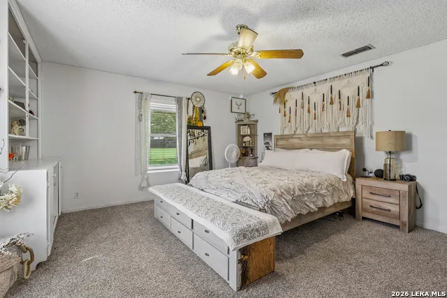 215 DEER RUN ST Pleasanton, TX 78064
