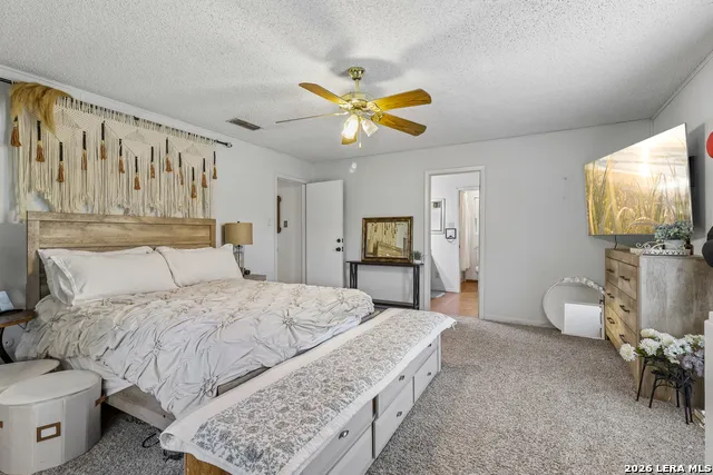 215 DEER RUN ST Pleasanton, TX 78064