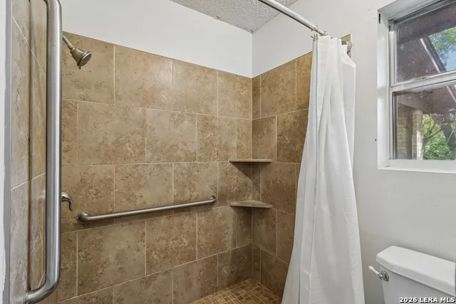 215 DEER RUN ST Pleasanton, TX 78064