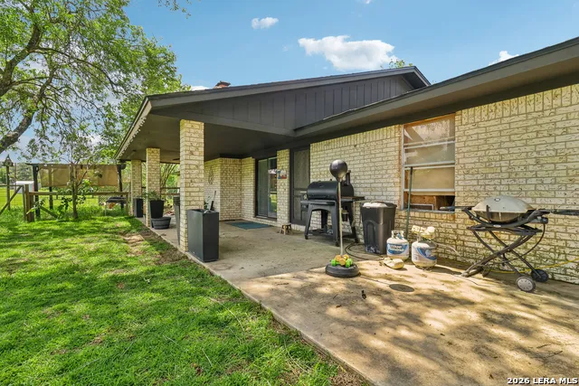 215 DEER RUN ST Pleasanton, TX 78064