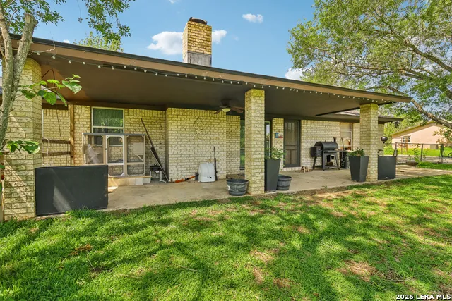 215 DEER RUN ST Pleasanton, TX 78064