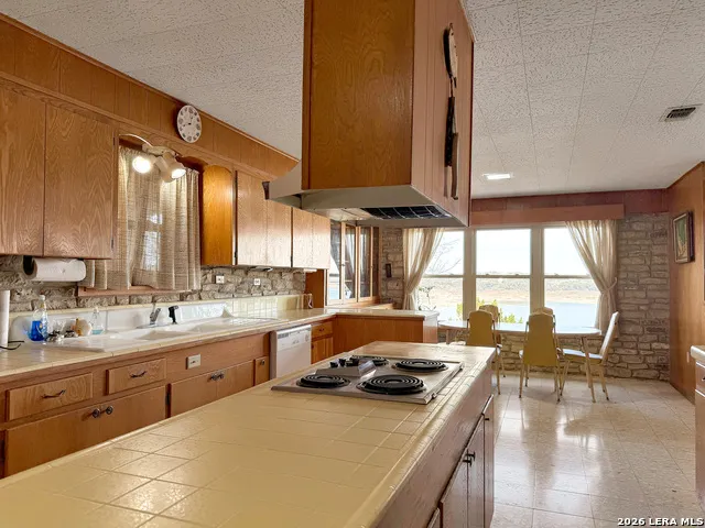 937 Hillcrest Canyon Lake, TX 78133