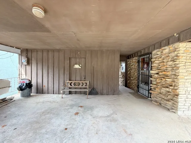 937 Hillcrest Canyon Lake, TX 78133
