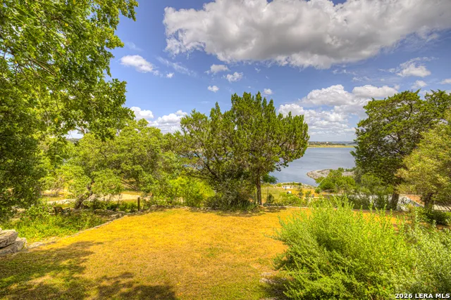 937 Hillcrest Canyon Lake, TX 78133