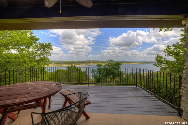937 Hillcrest Canyon Lake, TX 78133