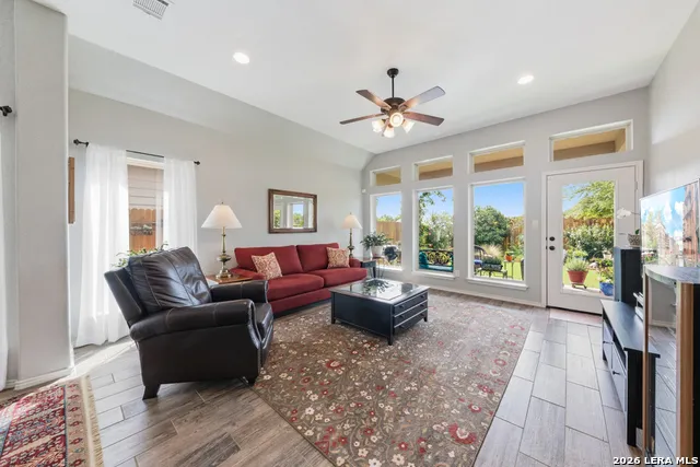 361 LACEY OAK LOOP San Marcos, TX 78666