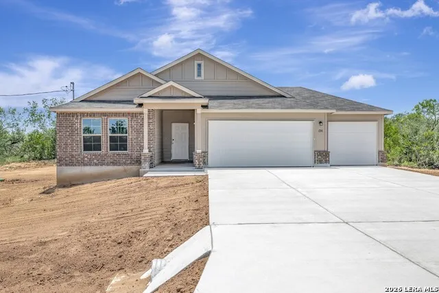 120 Greeley Drive Floresville, TX 78114
