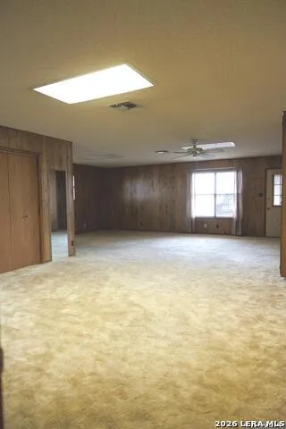 105 S Sayers Devine, TX 78016
