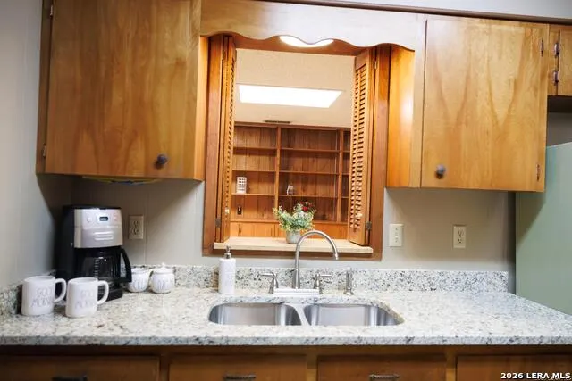 105 S Sayers Devine, TX 78016