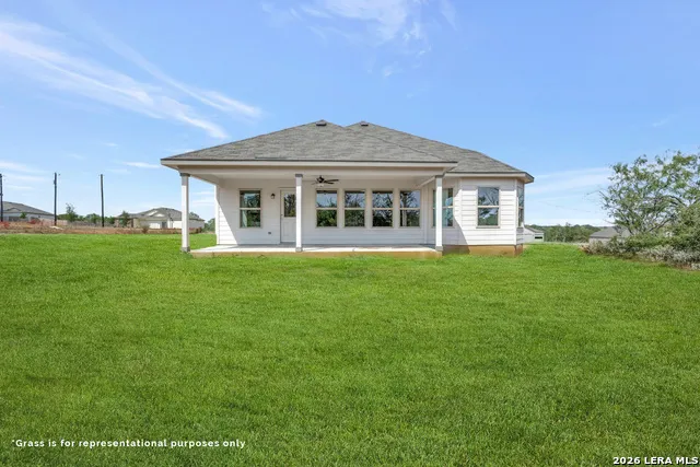 104 Greeley Drive Floresville, TX 78114