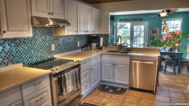 22 George Hoover Leakey, TX 78873