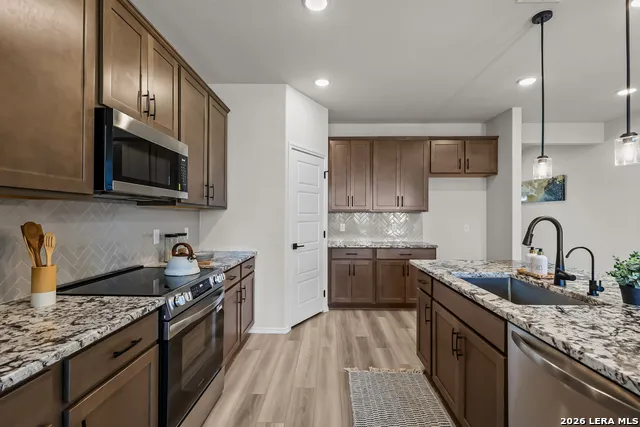 409 Jills Path Seguin, TX 78155