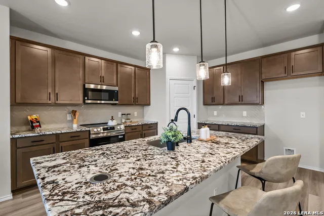 409 Jills Path Seguin, TX 78155