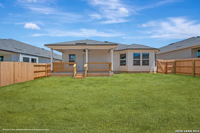 1013 Eagle Crossing Seguin, TX 78155