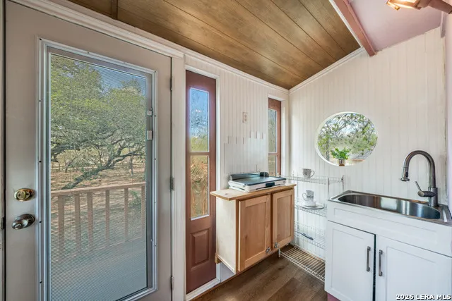 1723 Medina Circle San Antonio, TX 78264