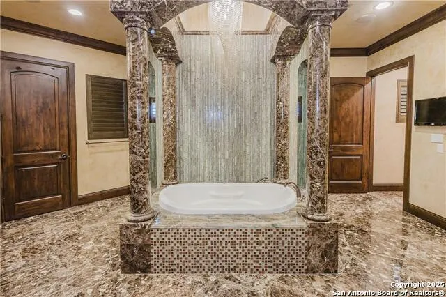 1024 spanish New Braunfels, TX 78132