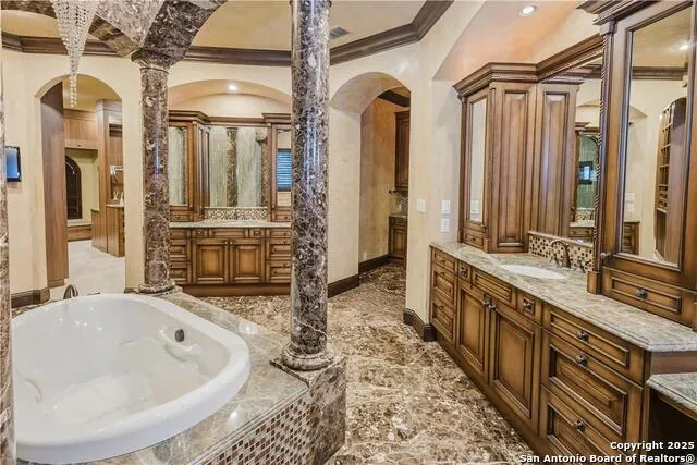 1024 spanish New Braunfels, TX 78132