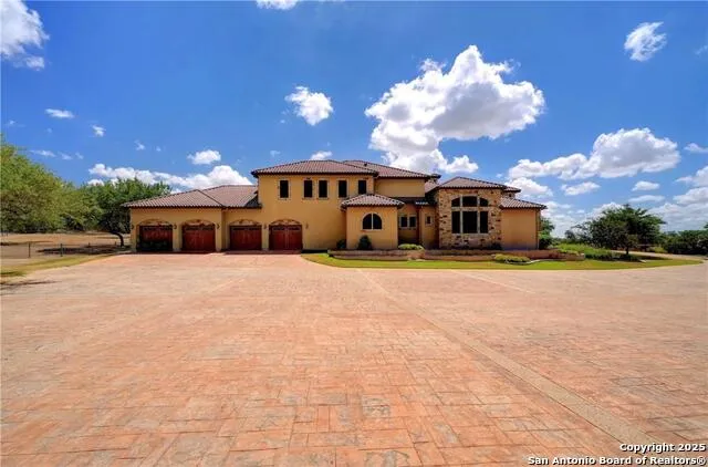 1024 spanish New Braunfels, TX 78132