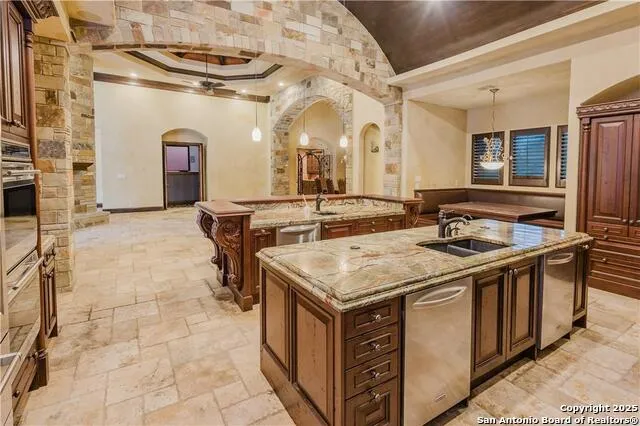 1024 spanish New Braunfels, TX 78132