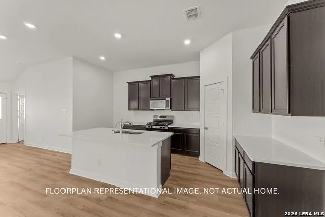 105 Prescott Drive Floresville, TX 78114