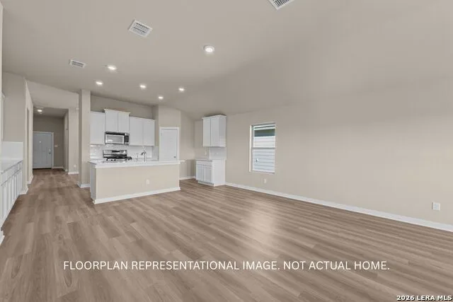 128 Greeley Drive Floresville, TX 78114