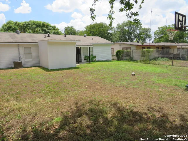 419 Anton Dr San Antonio, TX 78223