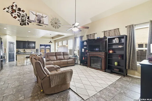 10232 COLONEL RDG Schertz, TX 78154