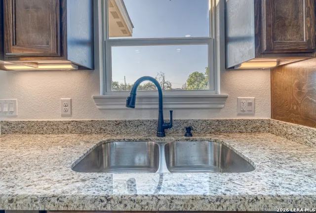 39 VICTORIANO AVE Eagle Pass, TX 78852