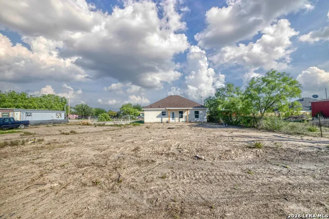 39 VICTORIANO AVE Eagle Pass, TX 78852