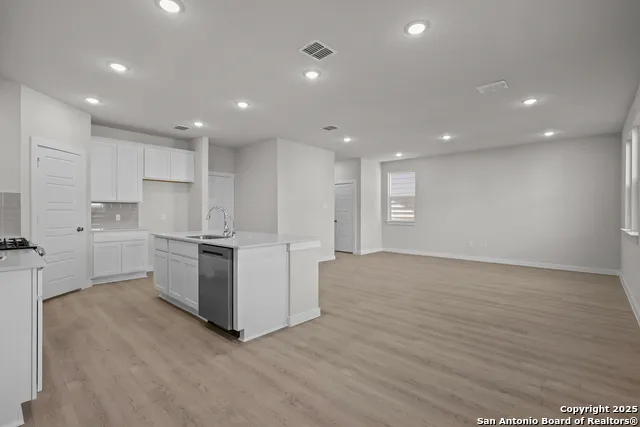 6575 Bufflehead Bend Leon Valley, TX 78240