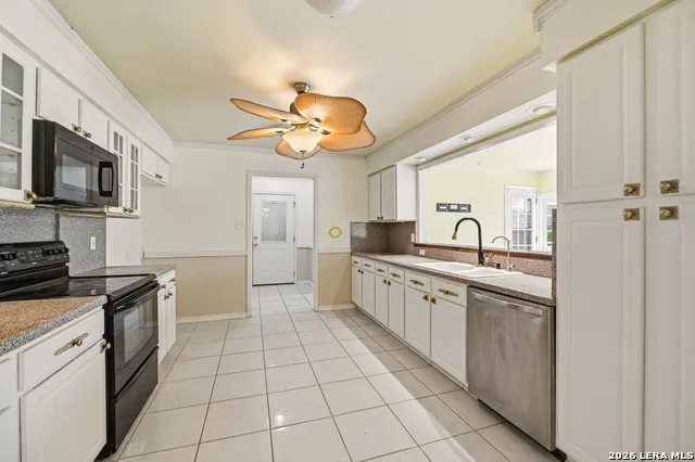 1320 CONTINENTAL DR Pleasanton, TX 78064