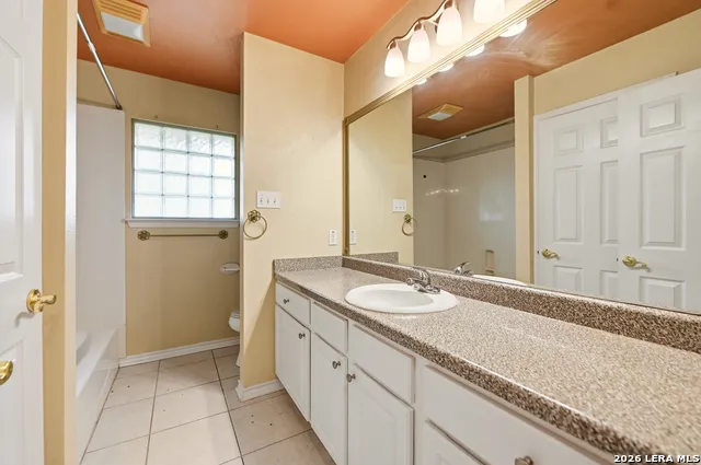 1320 CONTINENTAL DR Pleasanton, TX 78064