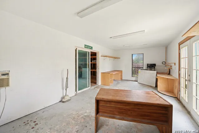 1320 CONTINENTAL DR Pleasanton, TX 78064