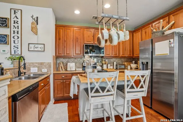 990 OAK PARK Schertz, TX 78154