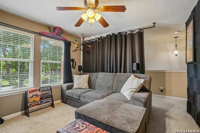 990 OAK PARK Schertz, TX 78154