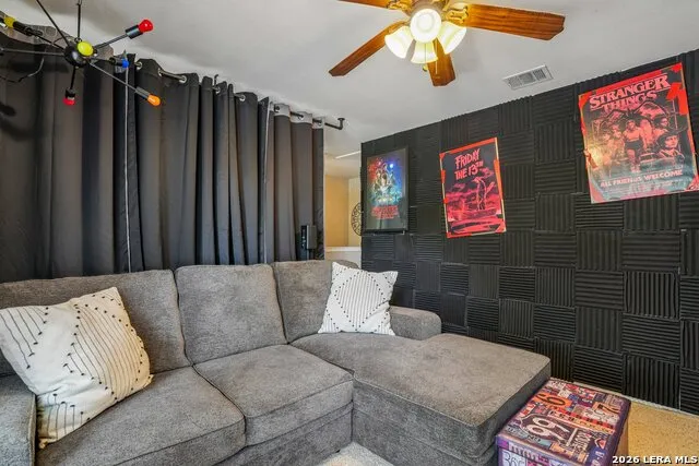 990 OAK PARK Schertz, TX 78154