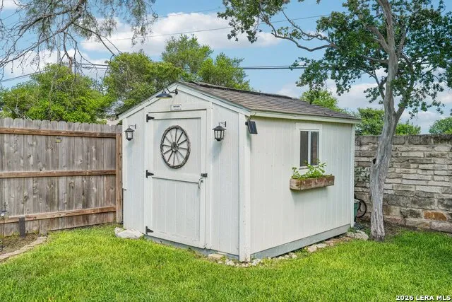 990 OAK PARK Schertz, TX 78154