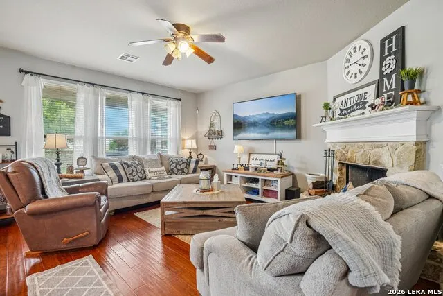 990 OAK PARK Schertz, TX 78154