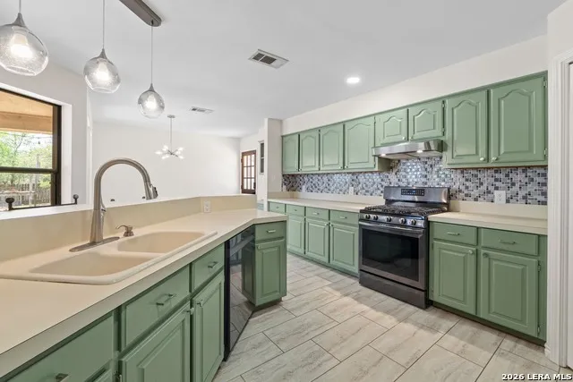 111 CLYDESDALE DR San Marcos, TX 78666