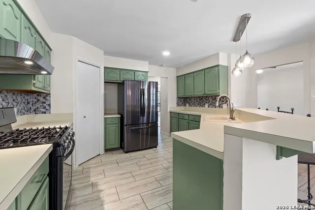 111 CLYDESDALE DR San Marcos, TX 78666