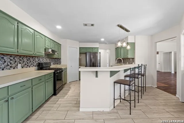 111 CLYDESDALE DR San Marcos, TX 78666